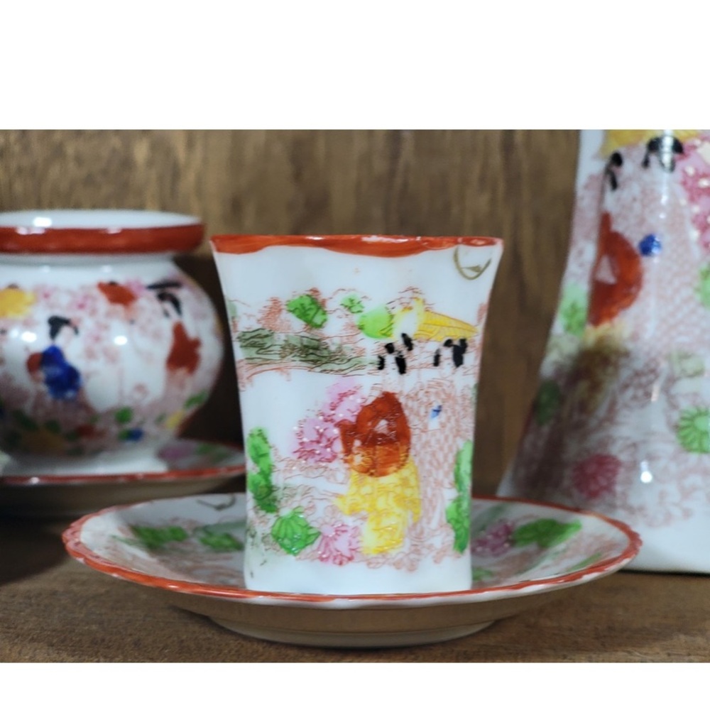 Artistic Porcelain Chocolate Pot